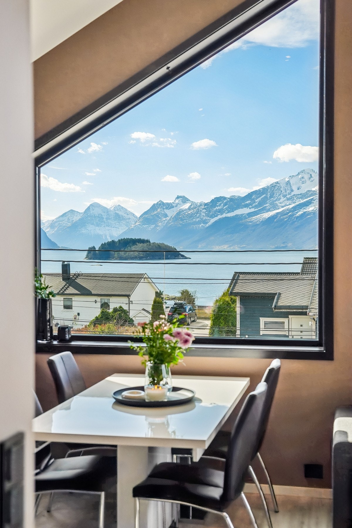 Spiseplass med panoramautsikt. Galleribilde