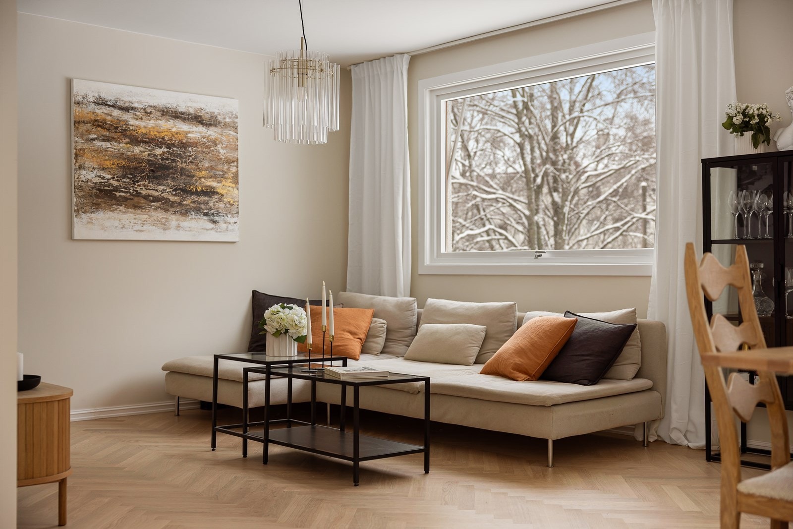 Lys og hyggelig stue. Galleribilde