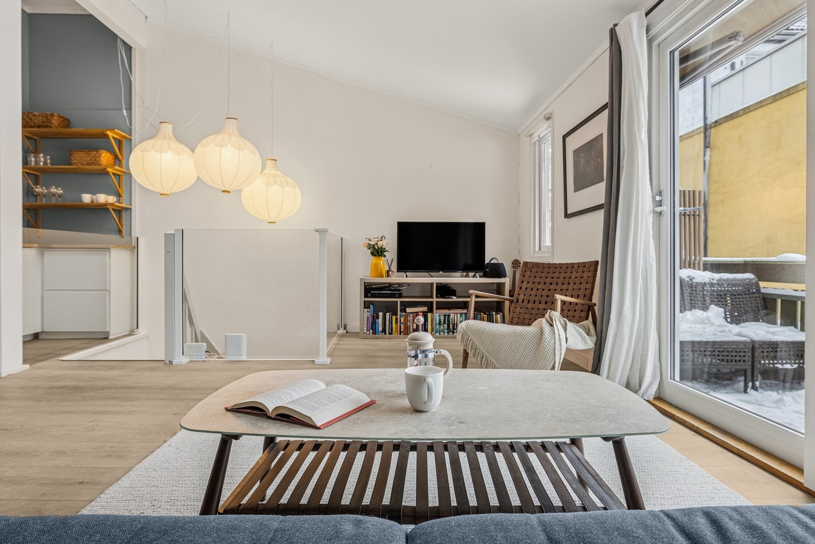 Direkte utgang til balkong gir enkel tilgang til uteområdet. Galleribilde