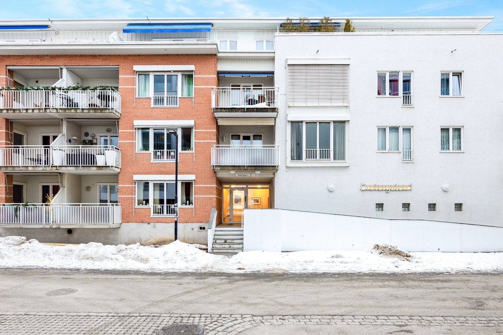 Inngangsparti. Galleribilde