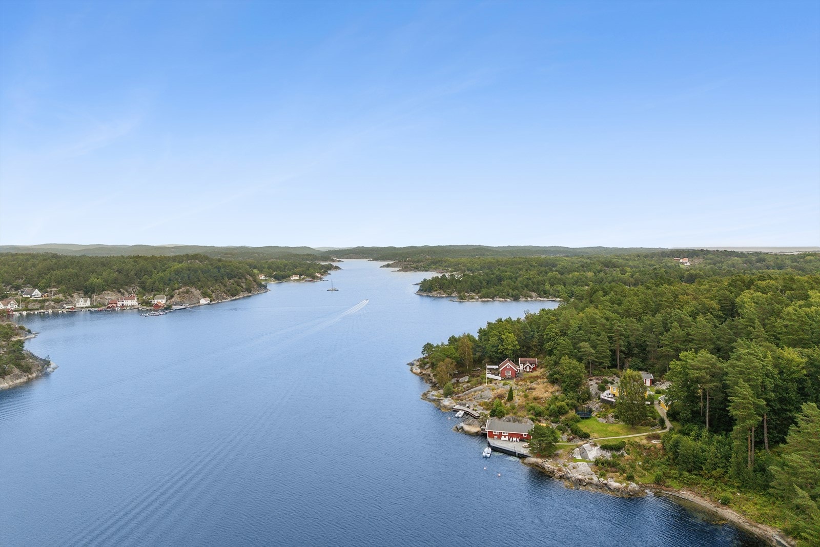 Her kan du nyte en vidstrakt utsikt over fjorden. Galleribilde