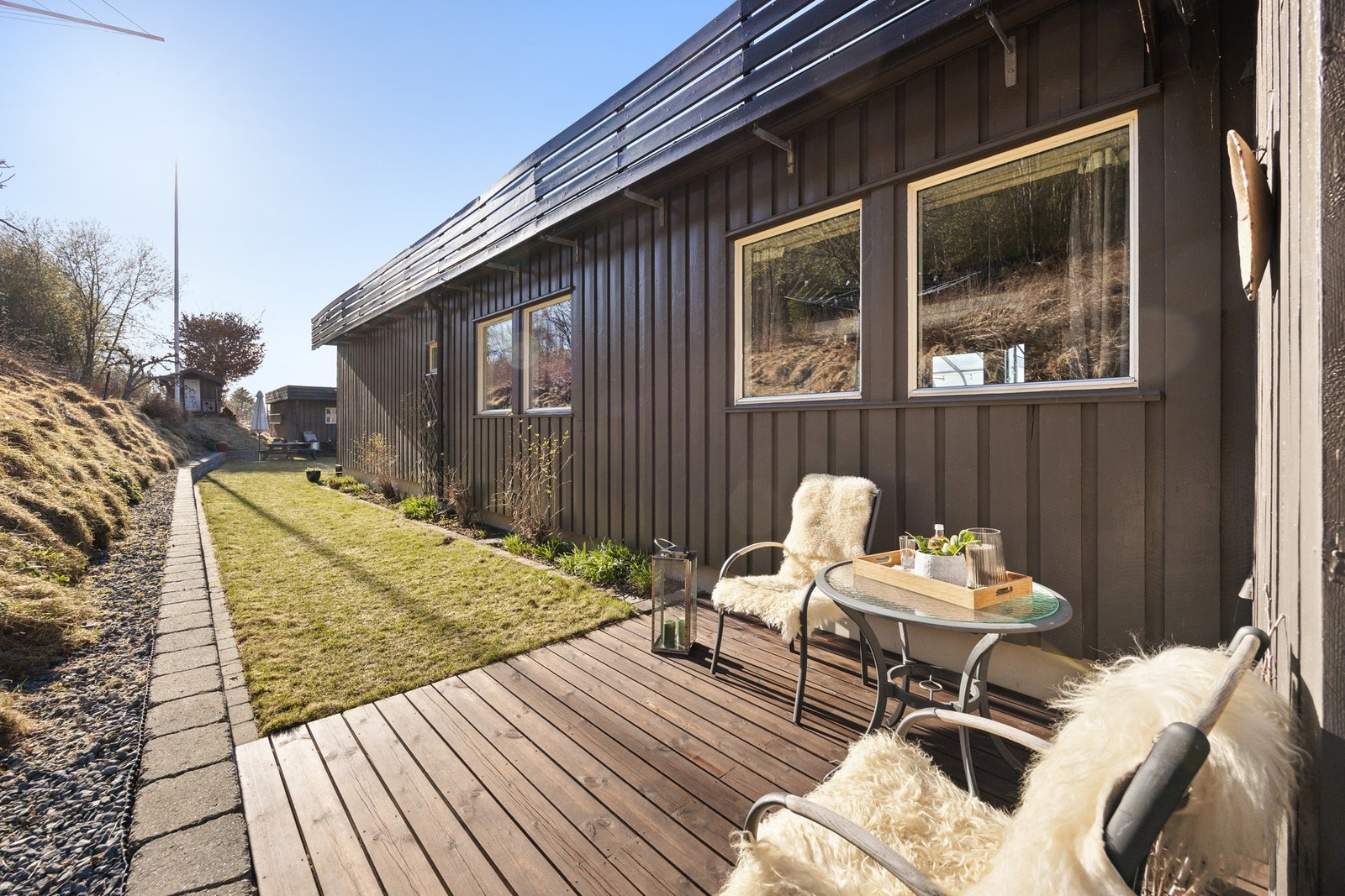 Uteområde med gode solforhold fra tidlig dag til sen kveld Galleribilde