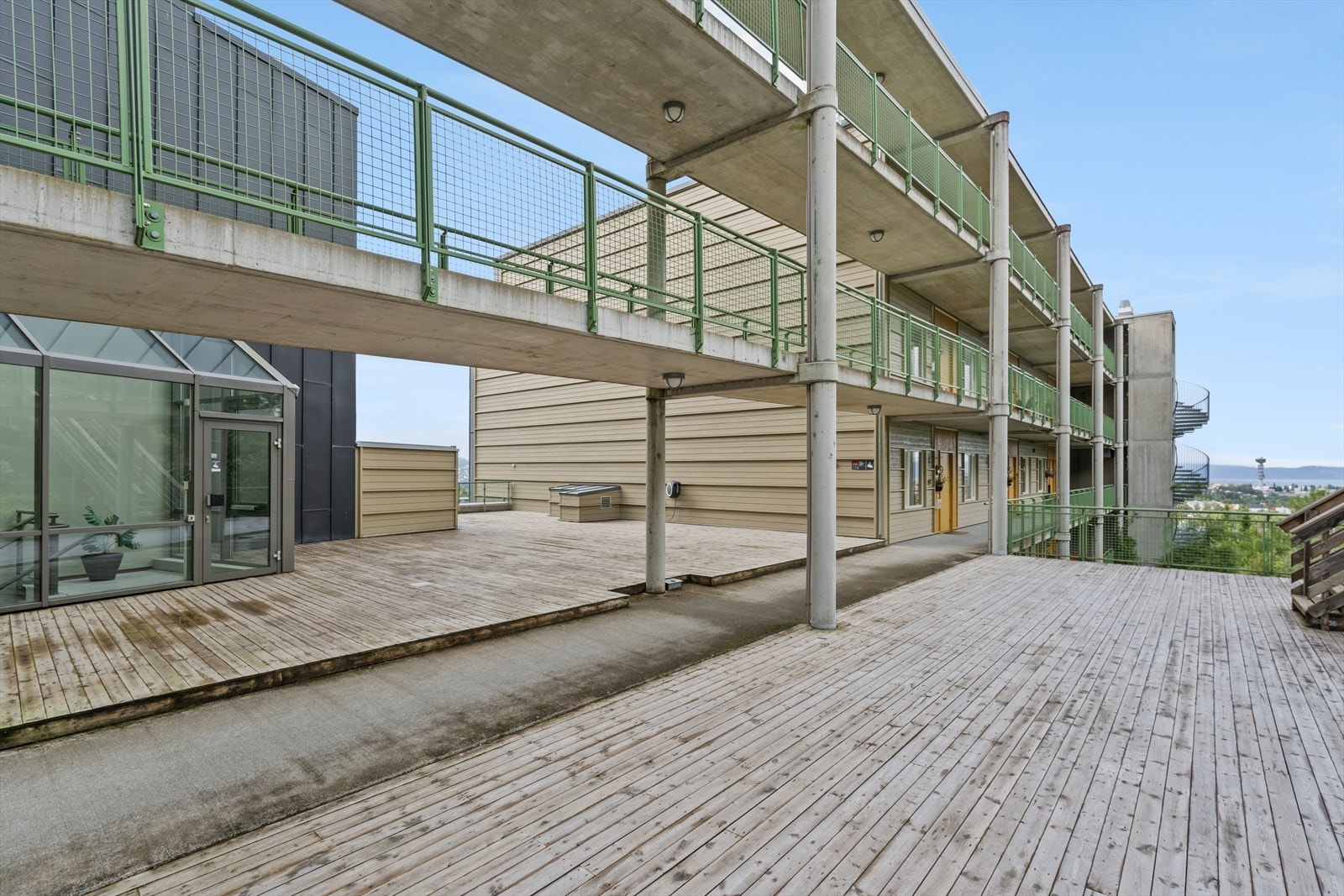 Sameiet har en flott felles terrasse i 6. etasje. Galleribilde