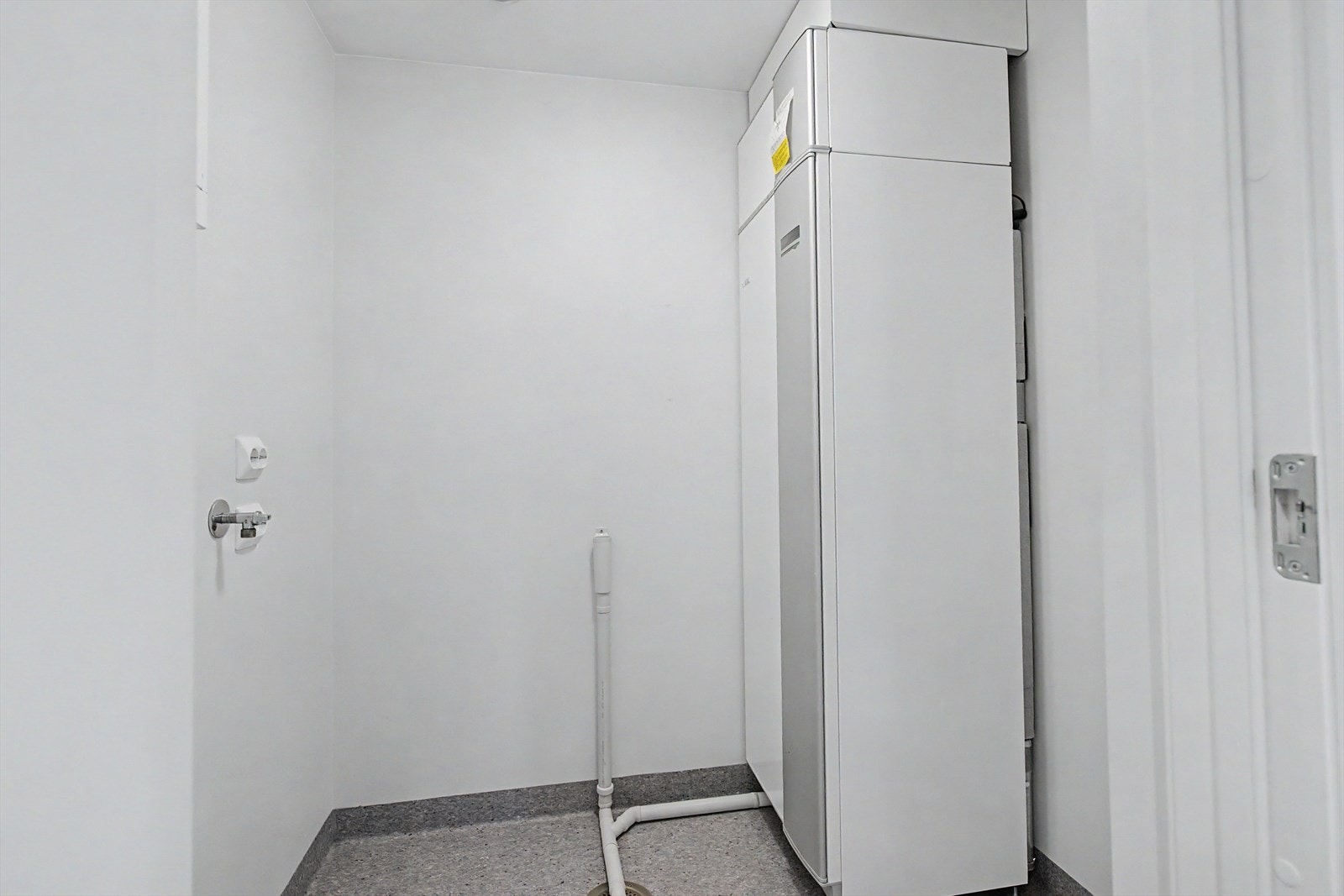 Vaskerom med opplegg for vaskemaskin Galleribilde