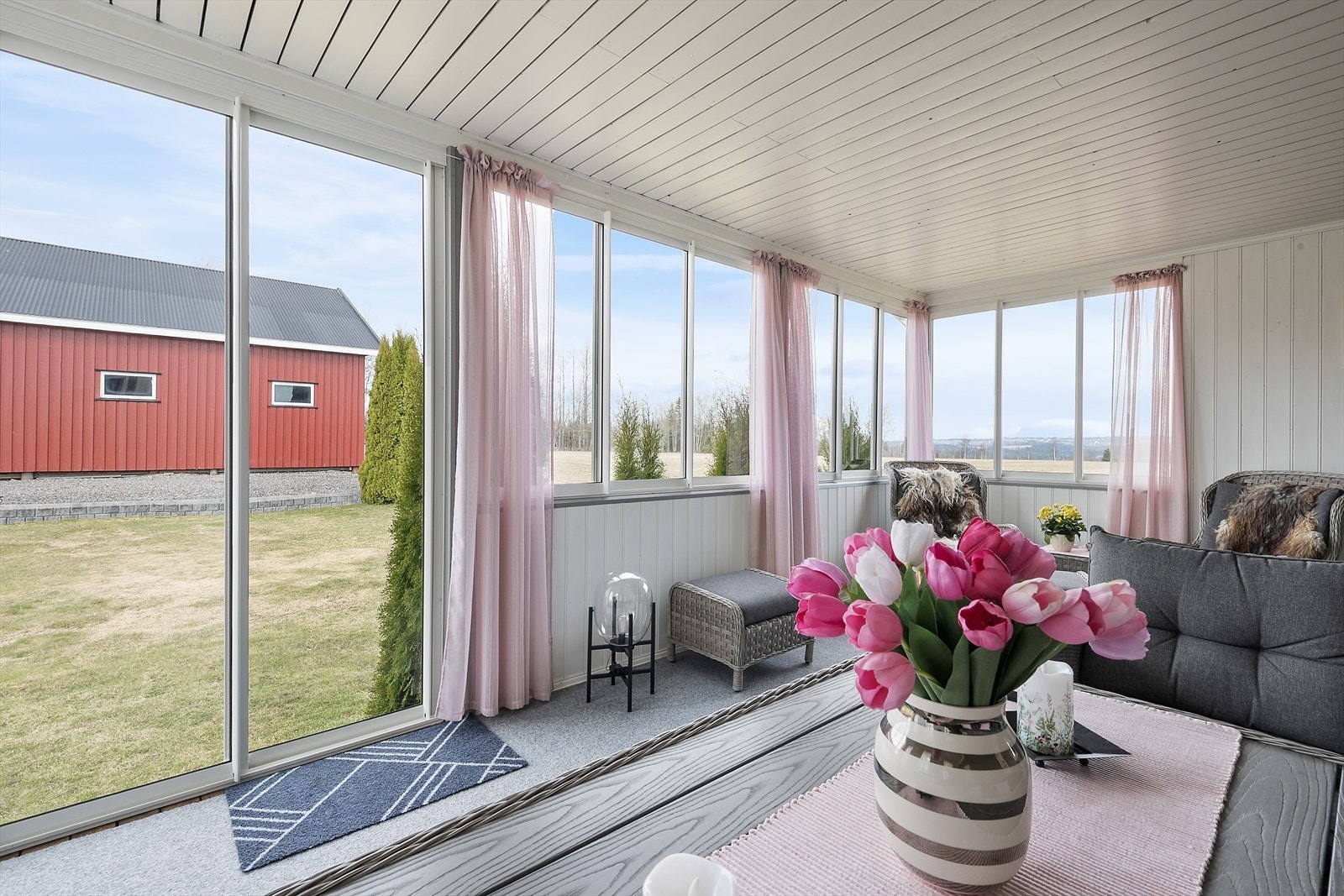 Innglasset veranda. Galleribilde