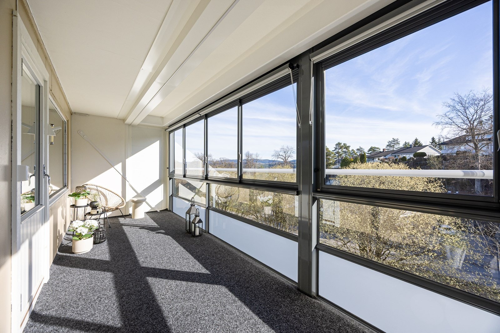 Her er det satt inn praktiske skyvevinduer som kan åpnes etter behov. Galleribilde