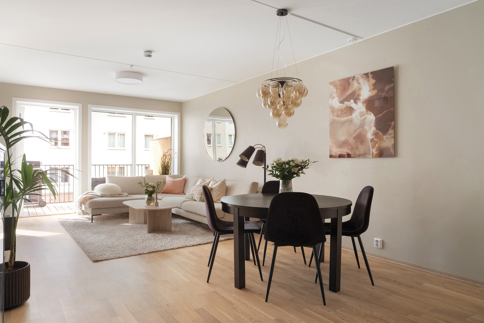 Siamak Ebrahimi v/EIE eiendomsmegling har gleden av å presentere Børsteveien 5!
Foto: Tigerstaden Boligfoto AS (Henrik Fjørtoft) Galleribilde