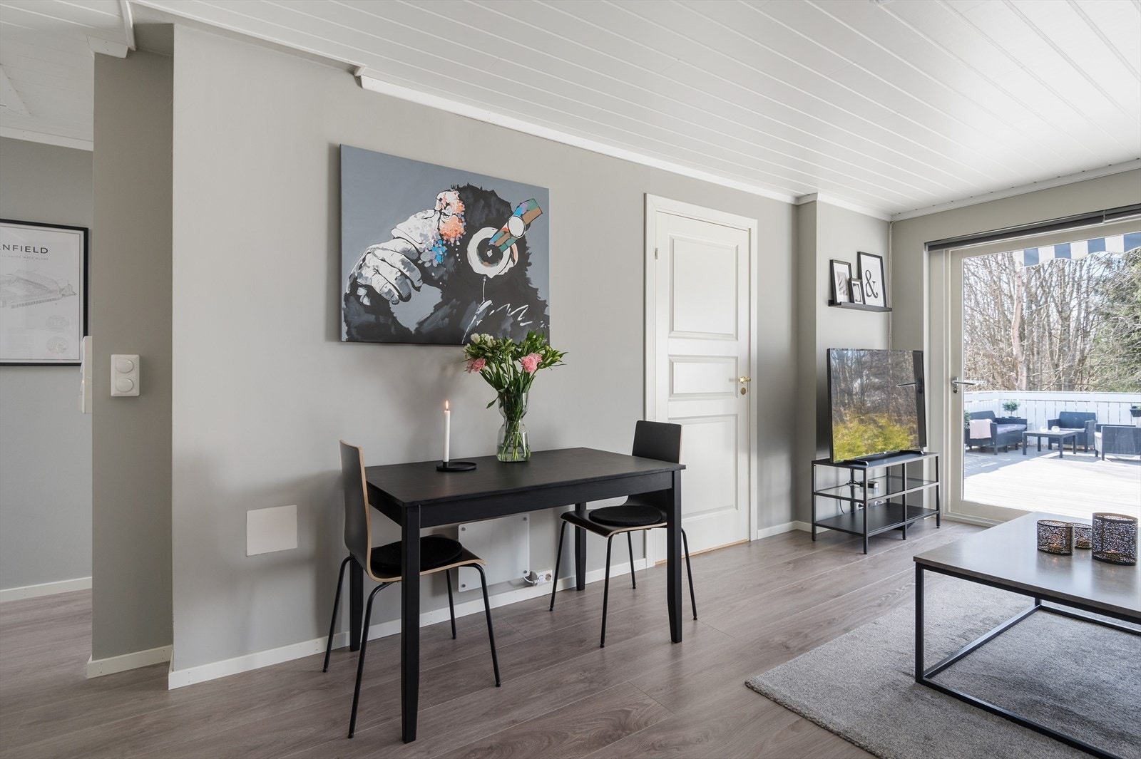 Stuen er det naturlige oopholdsrommet i boligen, og er et lyst og fint rom. Galleribilde