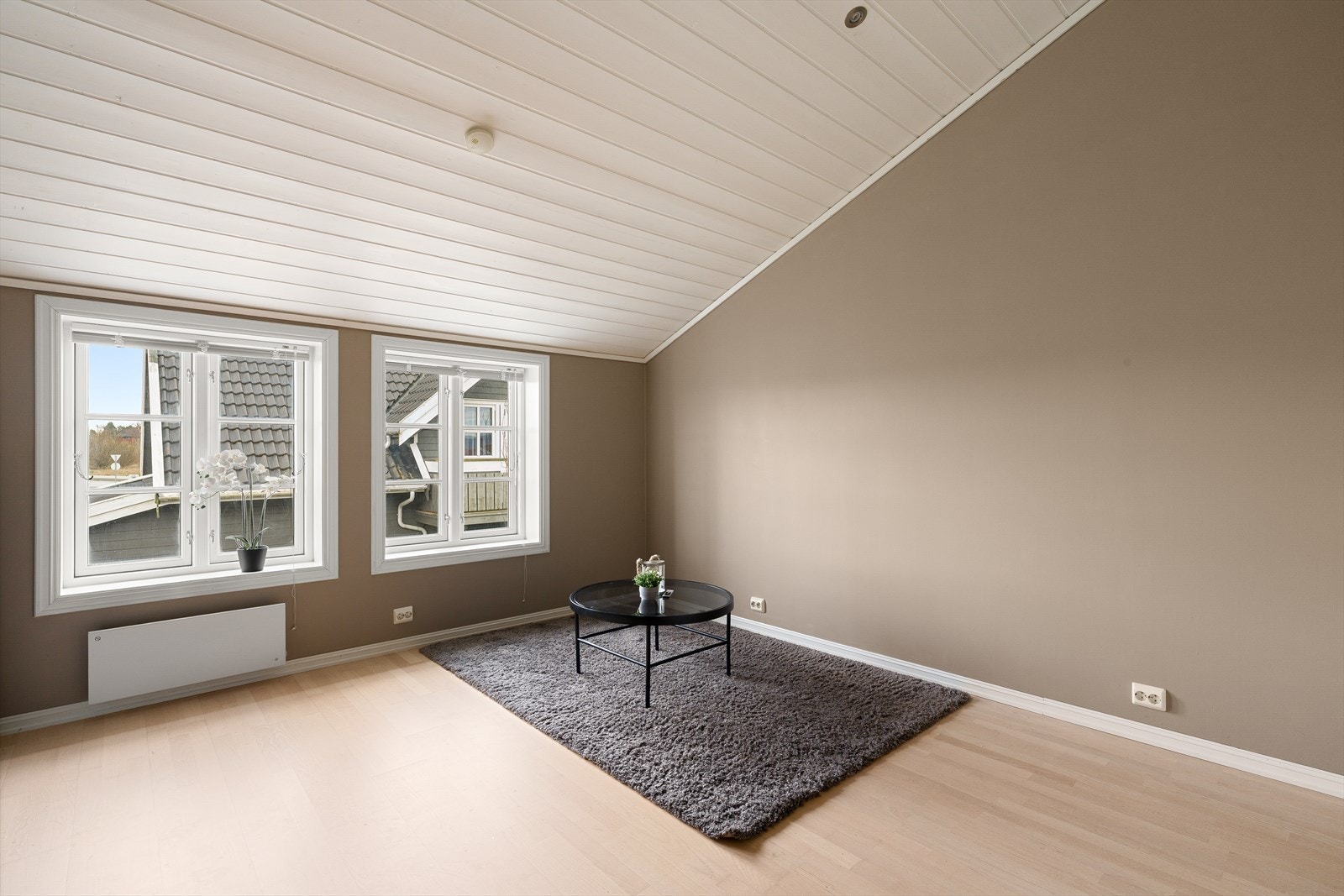 Loftstuen er et fleksibelt rom som kan brukes som TV-stue, kontor eller lekerom etter behov. Galleribilde