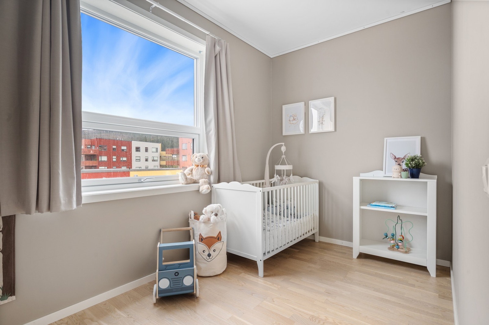 Soverom 2 er på 7,7m². Galleribilde
