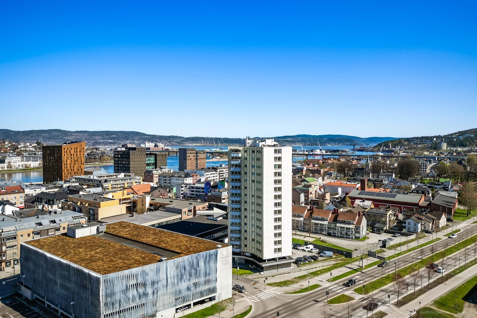 Herfra har du en flott oversikt over Strømsø og den sentrale delen av Drammen. Galleribilde