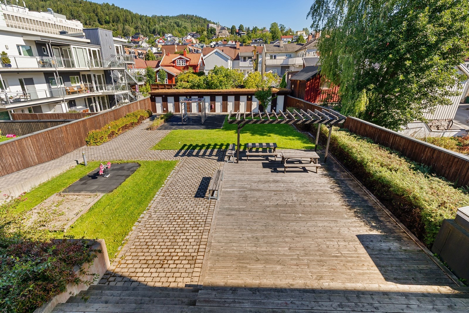 Sameiet har også en hyggelig bakgård Galleribilde