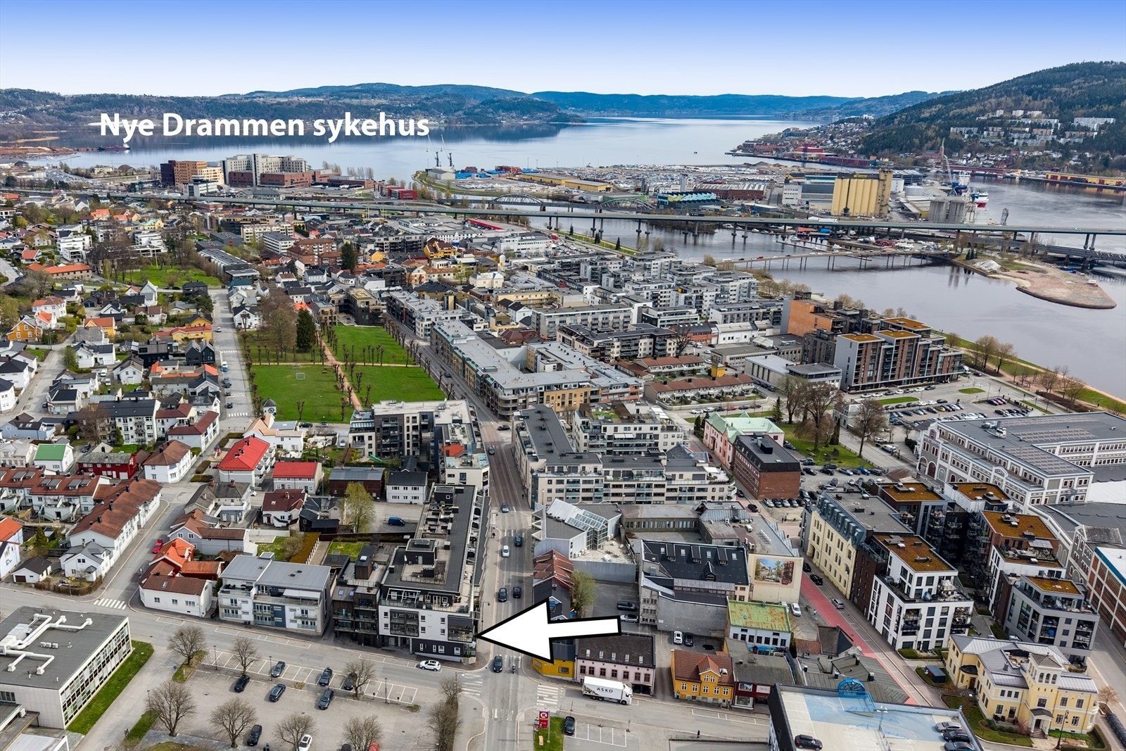 Det er også nærhet til Brakerøya med nytt sykehus og CC kjøpesenter Galleribilde