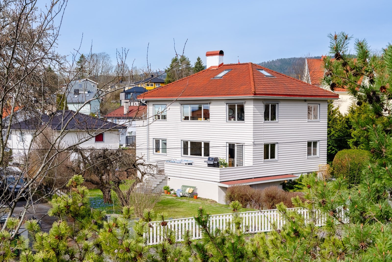 Nydelig beliggenhet i rolige og barnevennlige omgivelser på Bakkehaugen/ Tåsen. Galleribilde