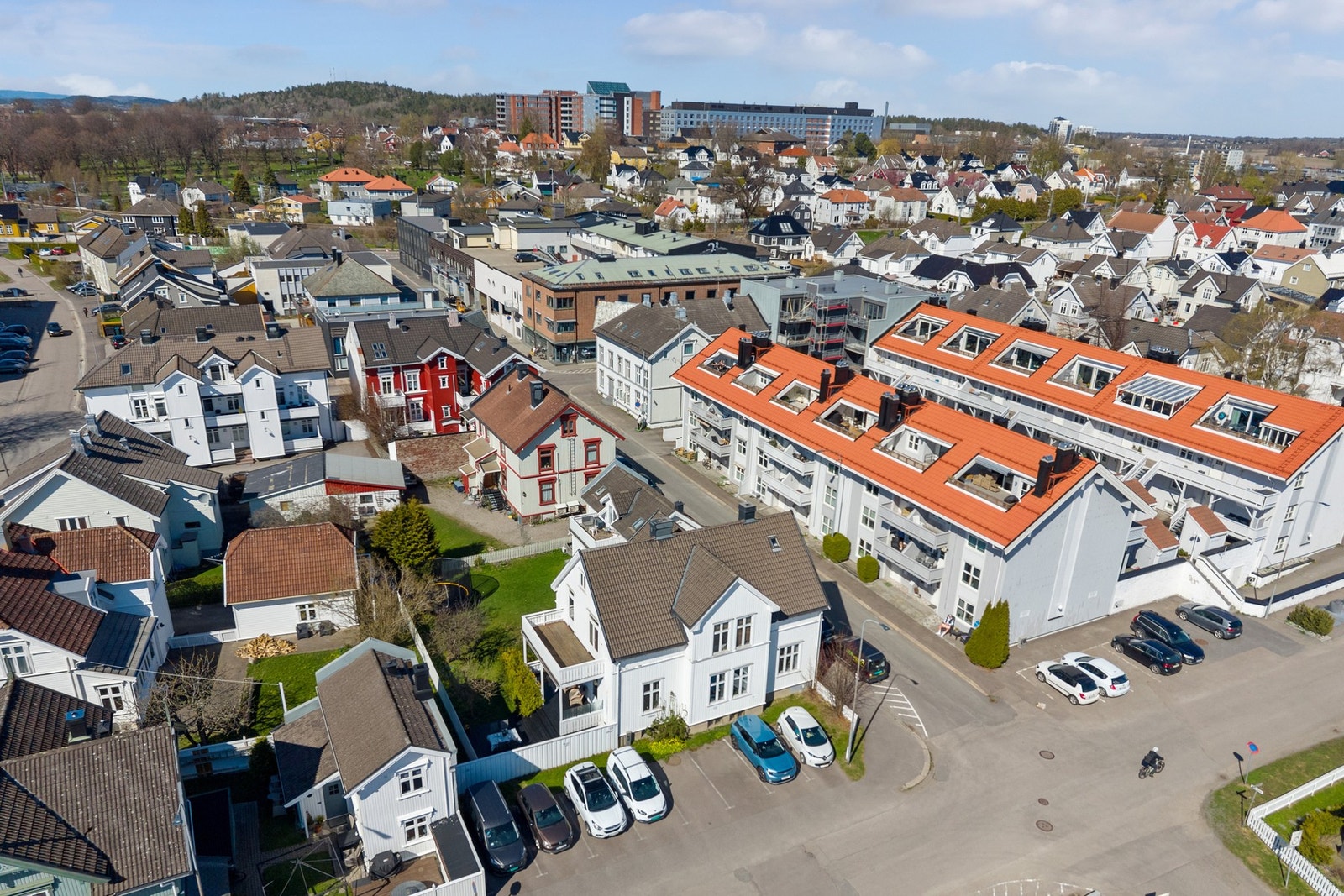 Dronefoto nærområde. Galleribilde