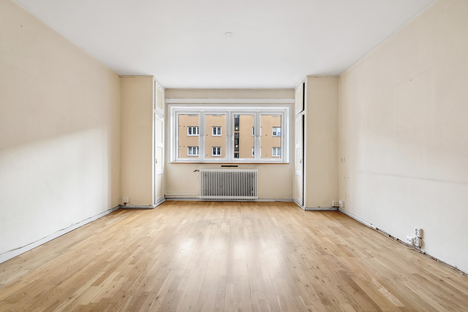 Vinduene i leiligheten ble skiftet i regi av borettslaget i 2000 og har 2-lags energiglass. Galleribilde