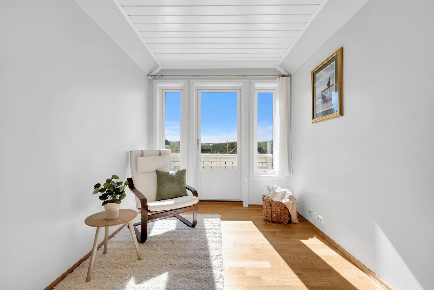 Dette er en super plass til å kunne benytte seg av som en ekstra tv-stue eller et hyggelig lounge område. Galleribilde
