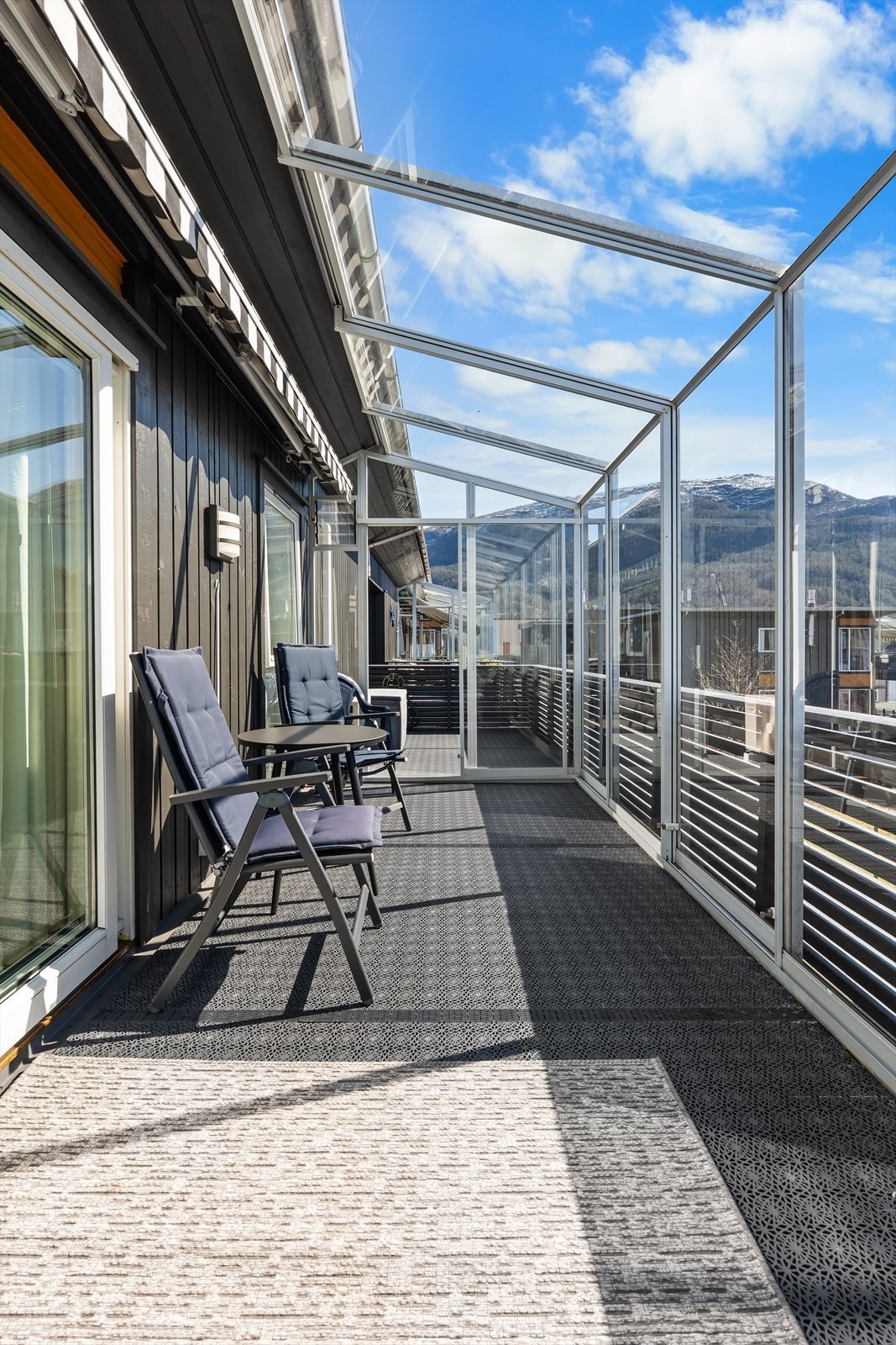 Innglasset balkong Galleribilde