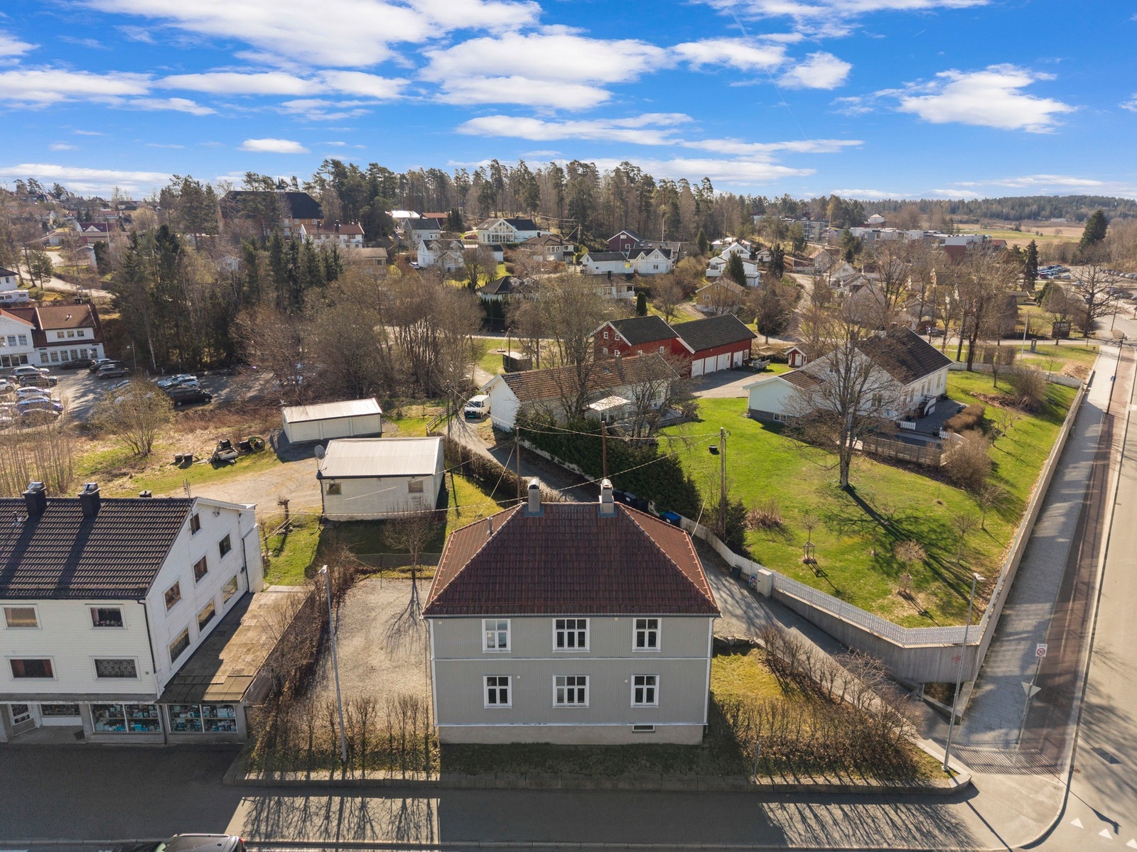 Eiendommen har 4 boenheter som i dag blir utleid. Galleribilde