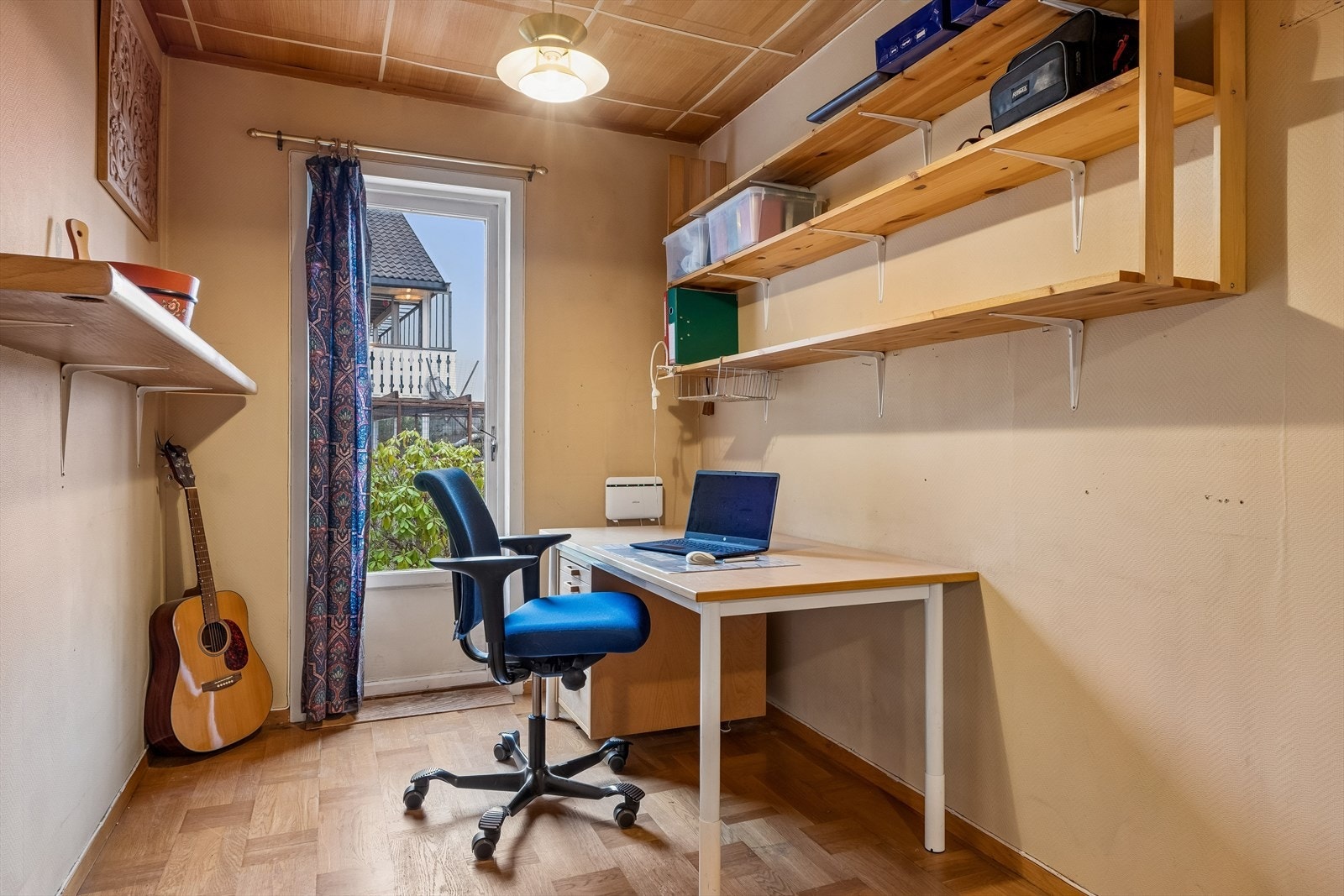 Gang og kontor i 1. etg. på 12 kvm Galleribilde