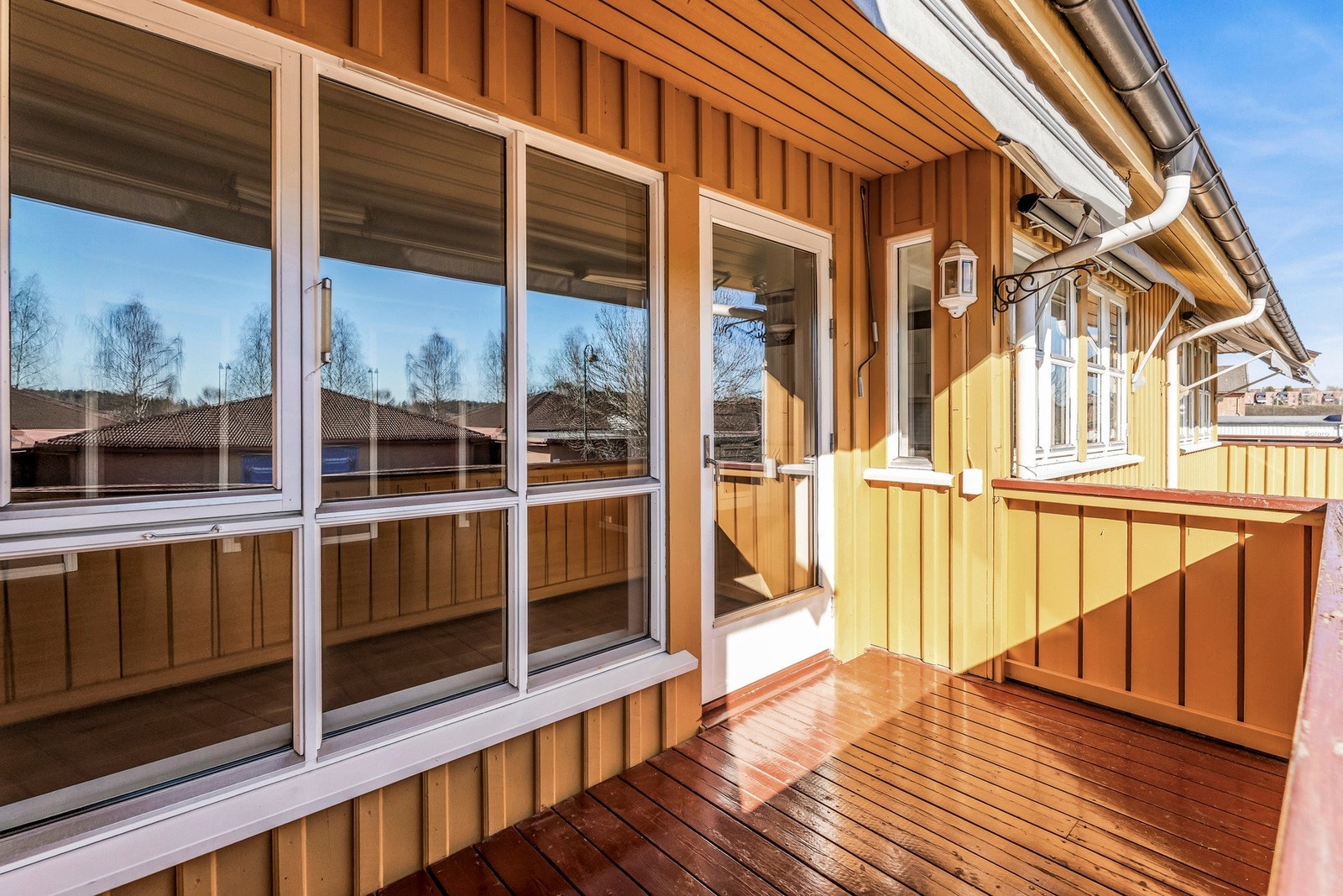 God plass til en sitteplass og grill Galleribilde