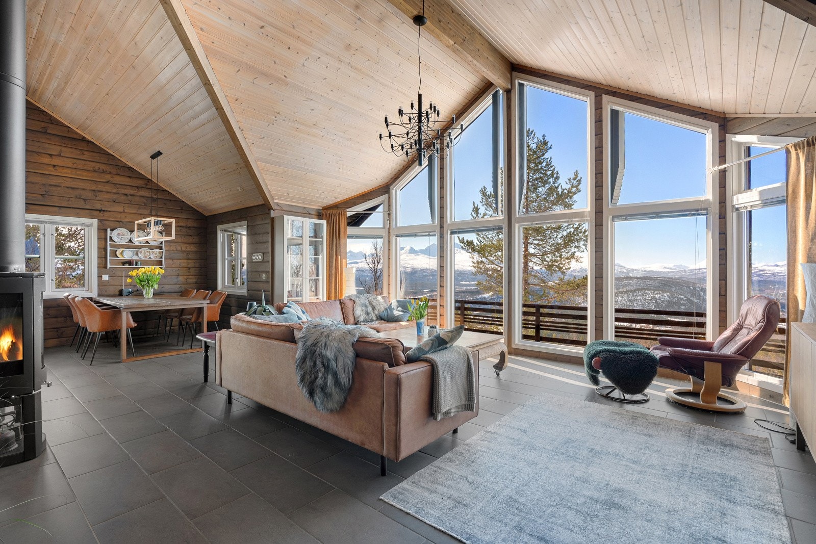 Velkommen til Krøkebærveien 19 - Nydelig hytte i Målselv Fjellandsby presentert av Jonas Bergersen!