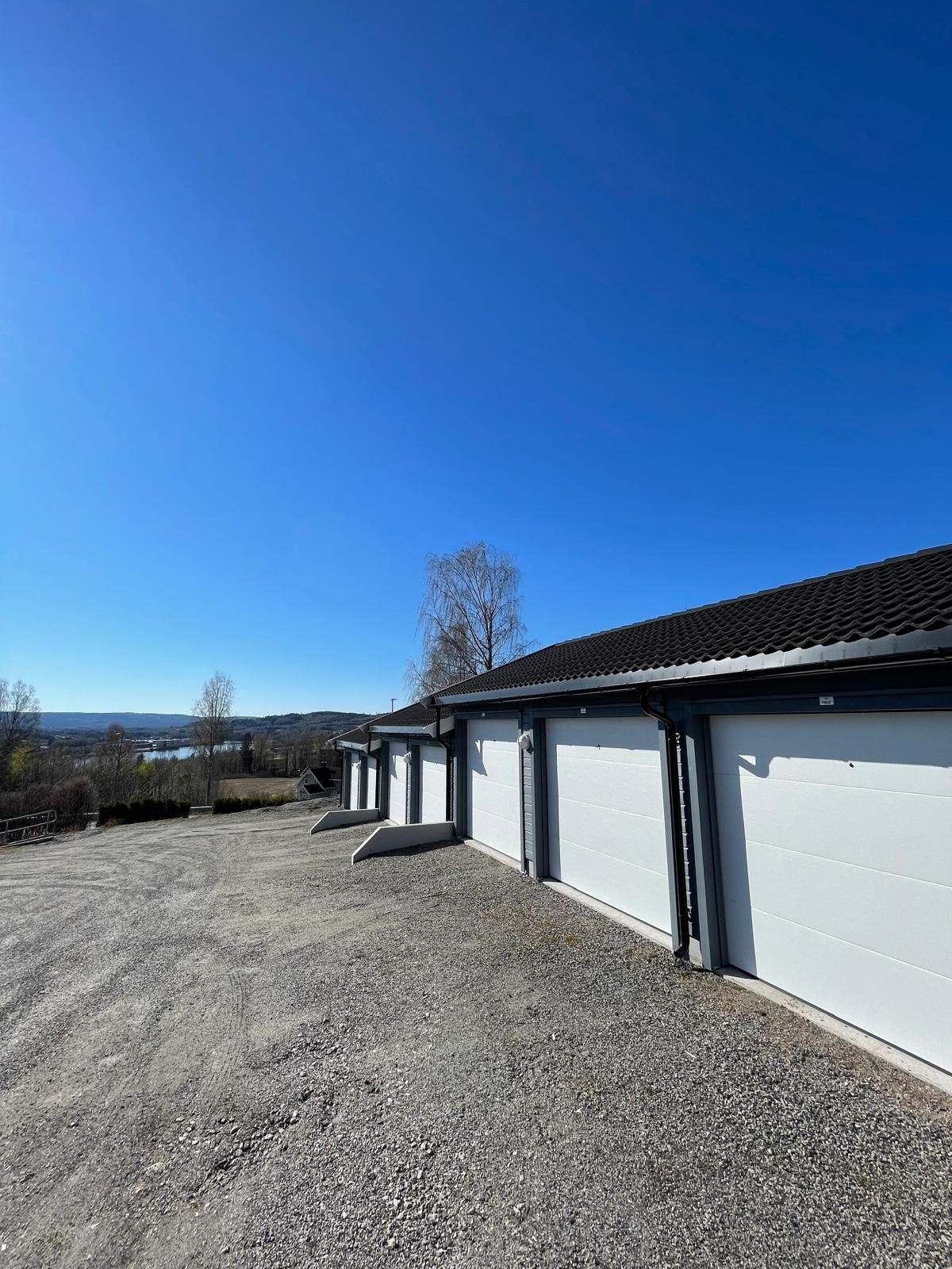 Garasje i rekke Galleribilde