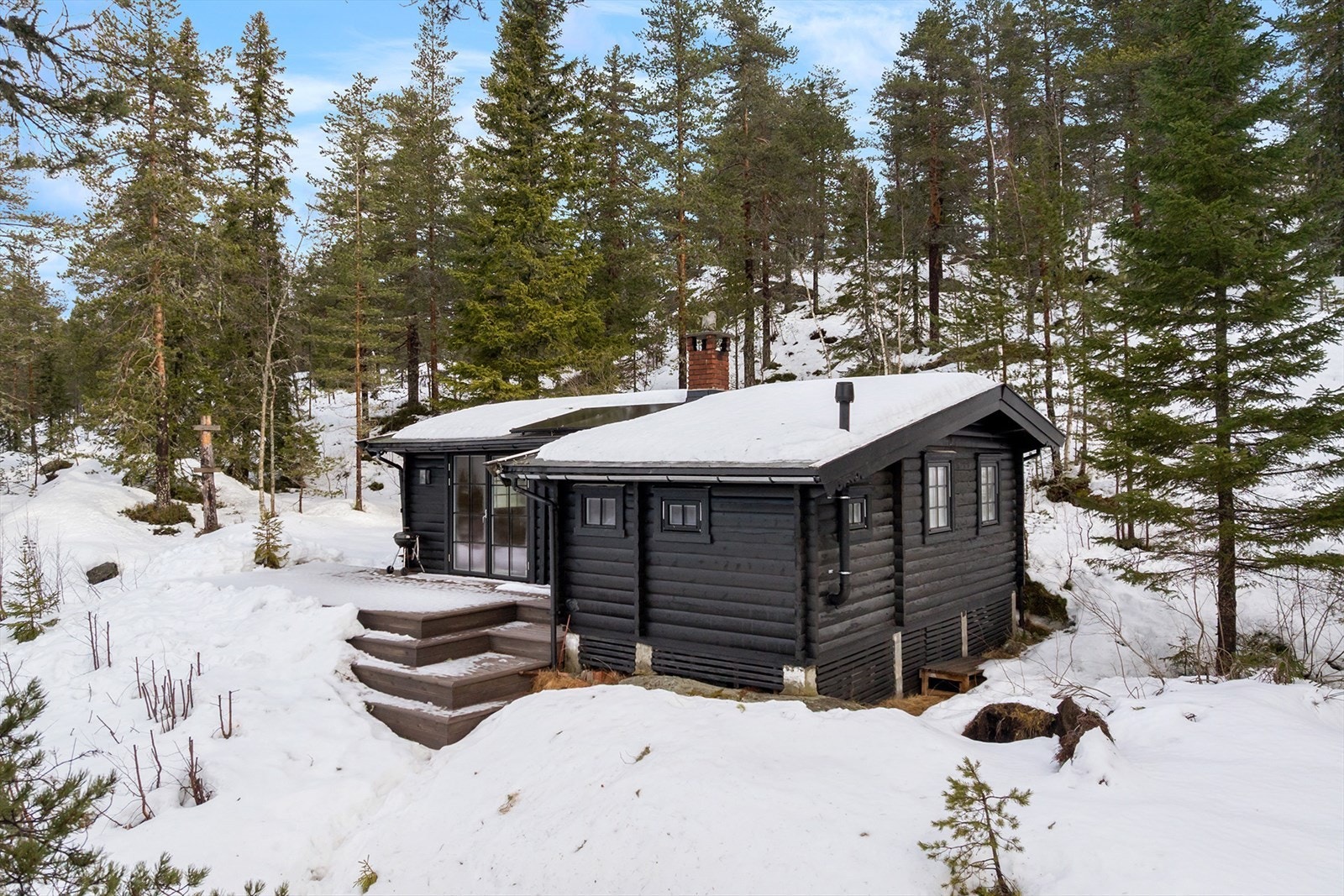 Lett skrånende og idyllisk naturtomt Galleribilde