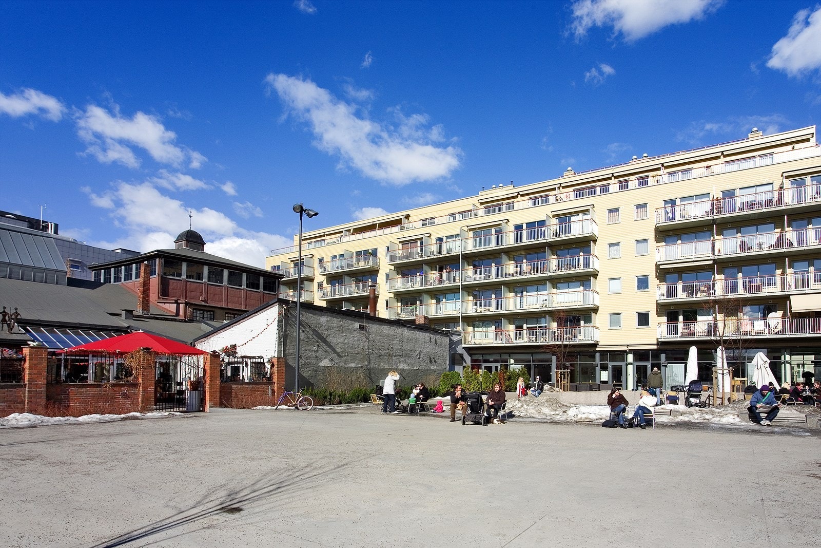 Teaterplassen byr på flere serveringssteder. Galleribilde