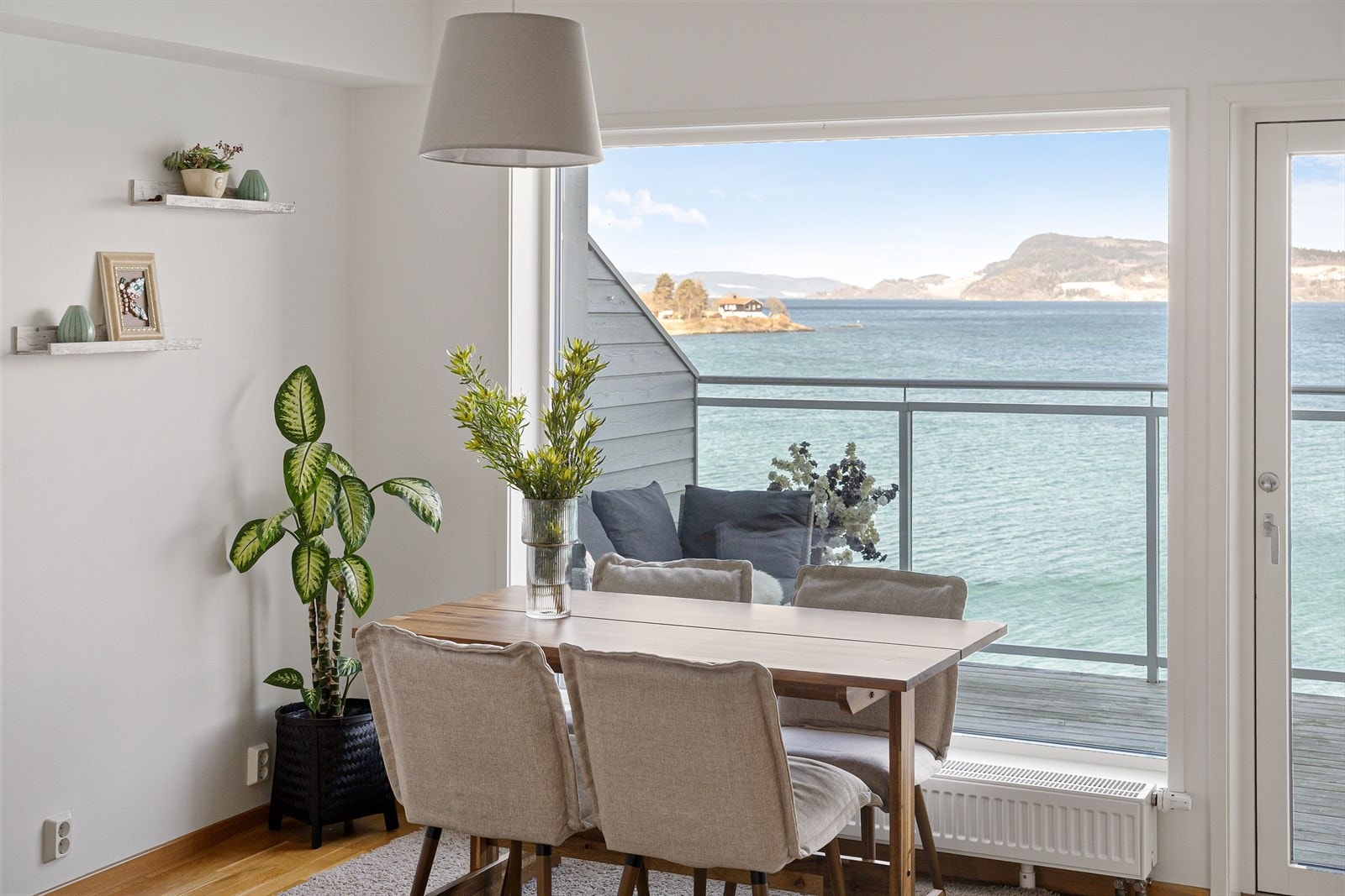 Det følger også med parkeringsplass i parkeringskjelleren. Galleribilde