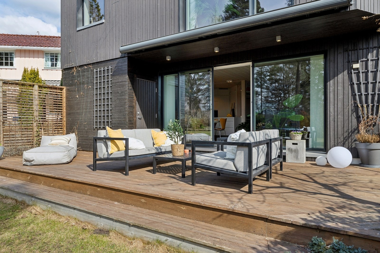 I 2020 ble huset beiset utvendig. Galleribilde