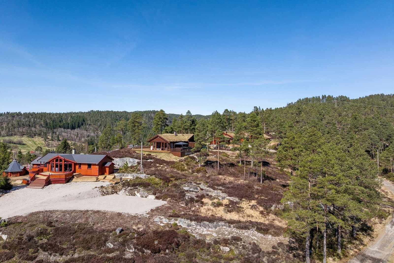 Helårsvei helt frem. Galleribilde