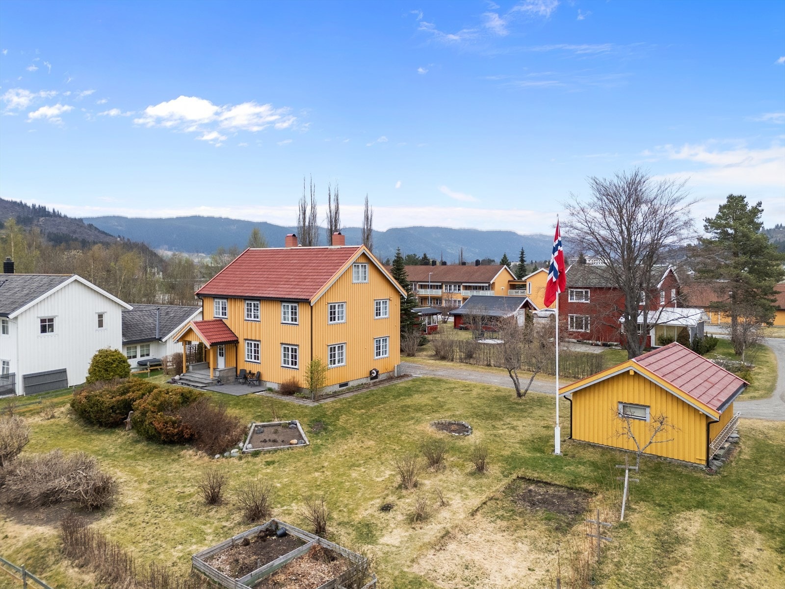 Velkommen til Emmavegen 33! (Foto v/Haukdal, Interiørfoto) Galleribilde