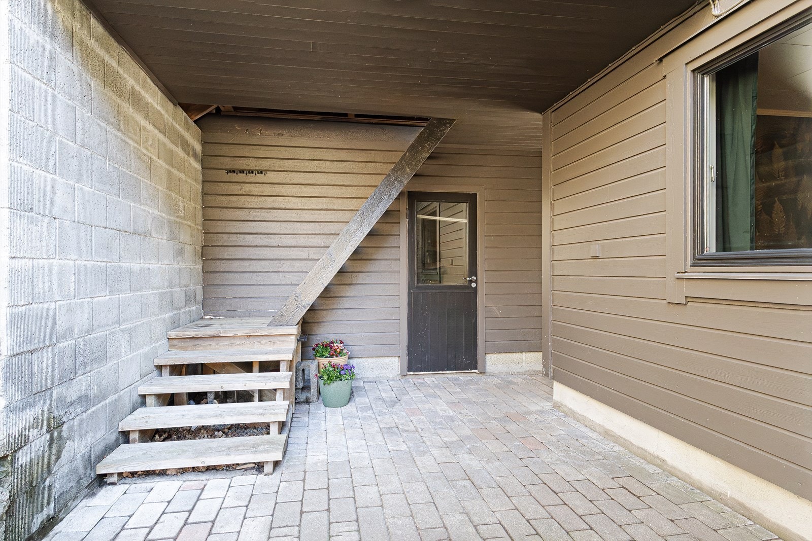 Garasje med loft Galleribilde