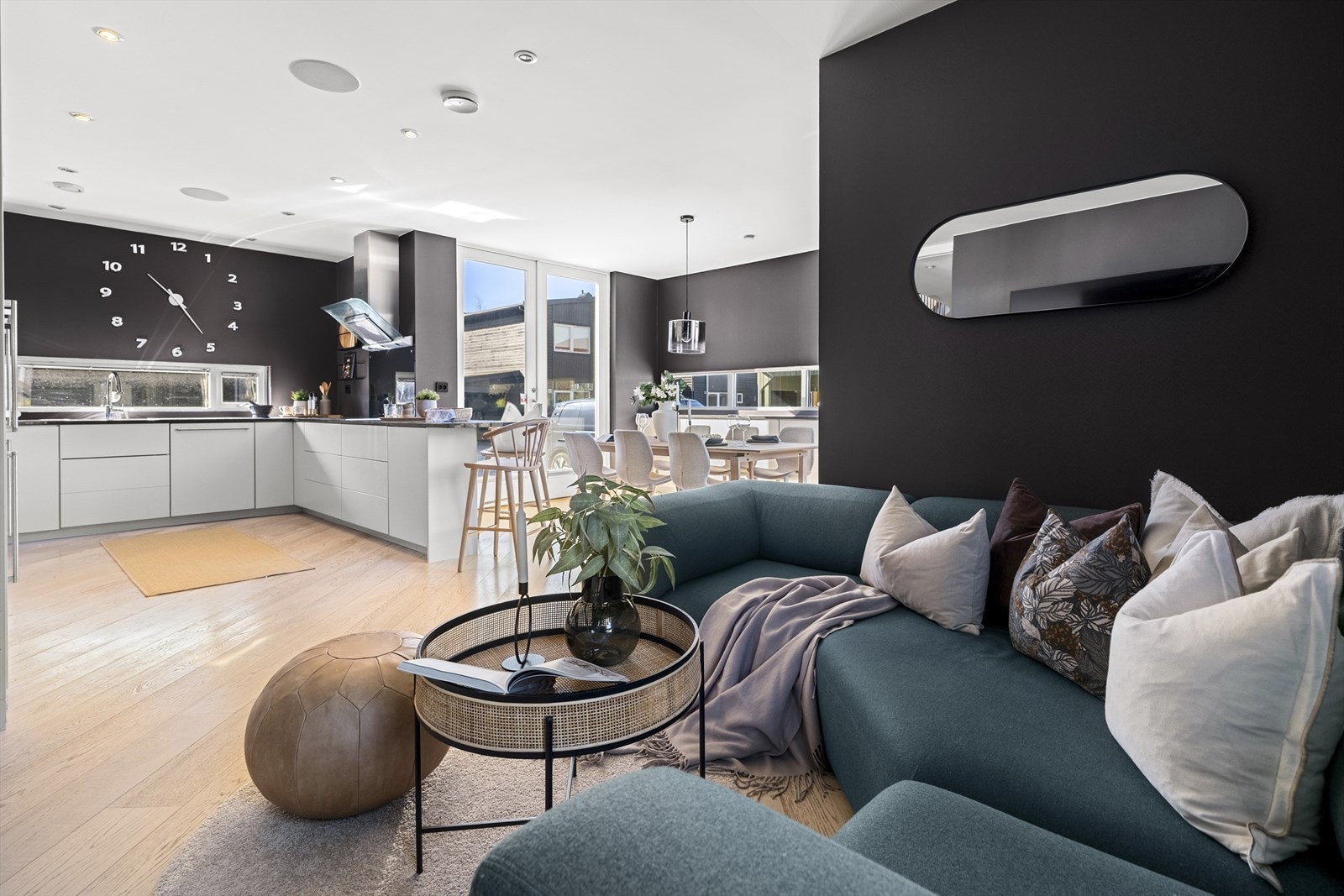 Rommet gir gode muligheter for fleksibel innredning, med plass til ulike soner Galleribilde