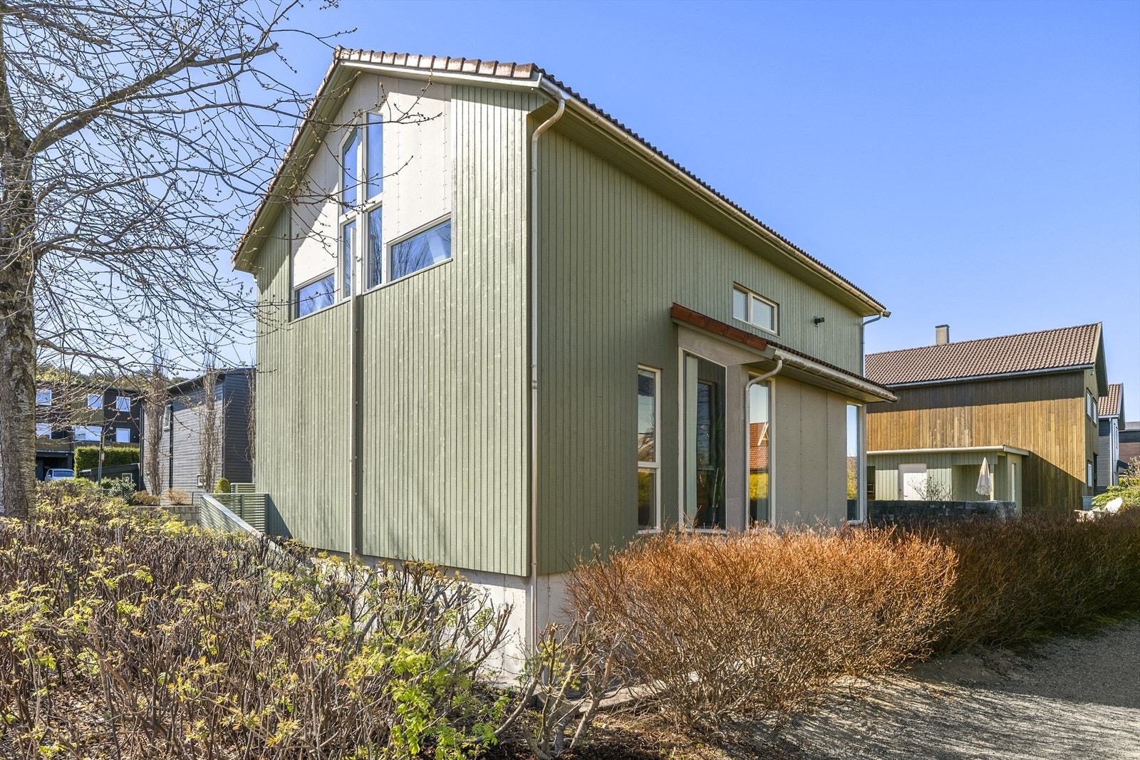 Under garasjen er det et uinnredet kjellerrom på ca. 34 m², som gir boligen ytterligere oppbevaringsplass Galleribilde