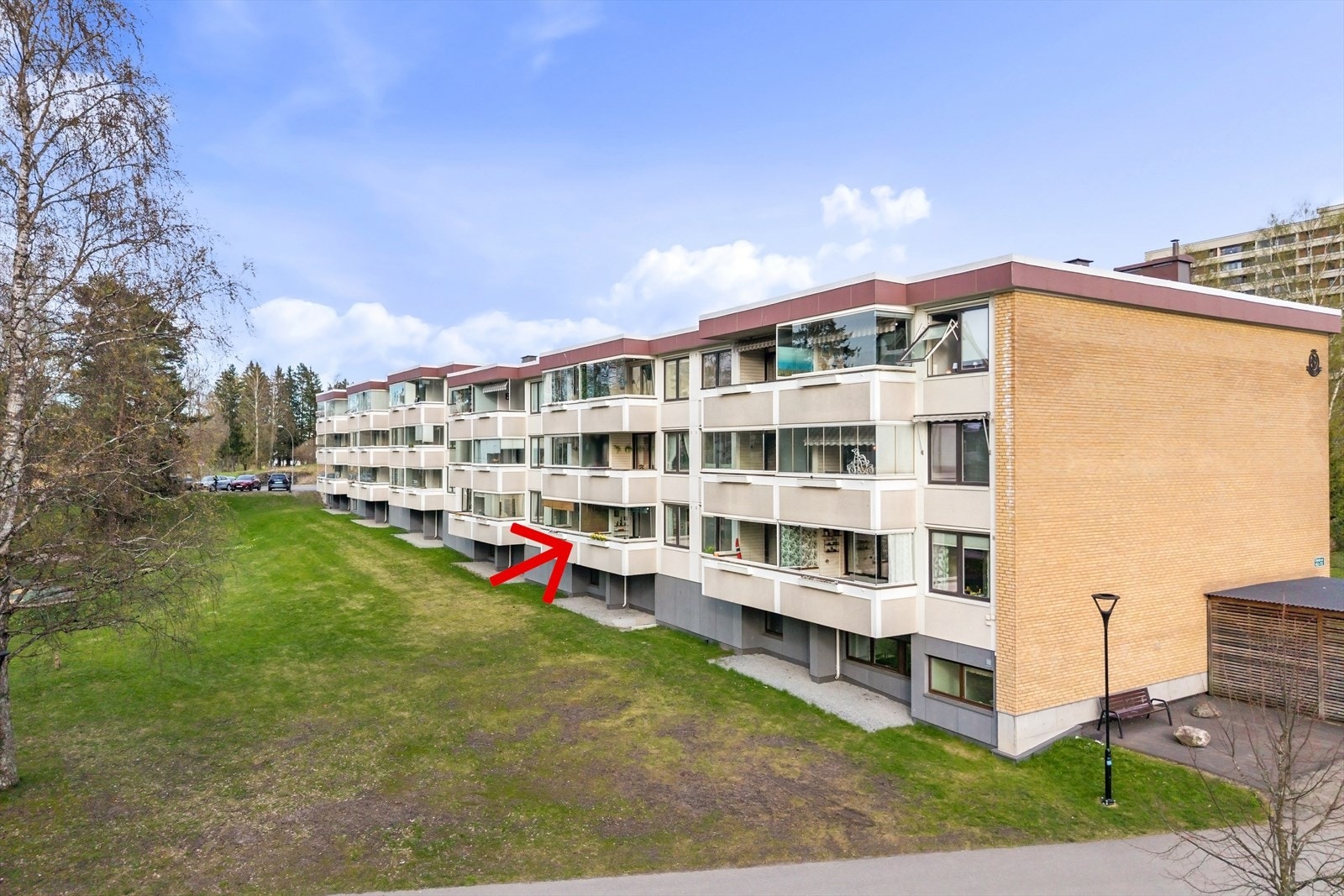 Leiligheten ligger i en høy førsteetasje. Galleribilde