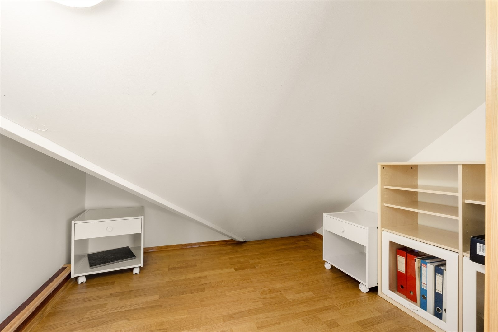 I denne etasjen finner man også en praktisk bod med god lagringsplass. Galleribilde