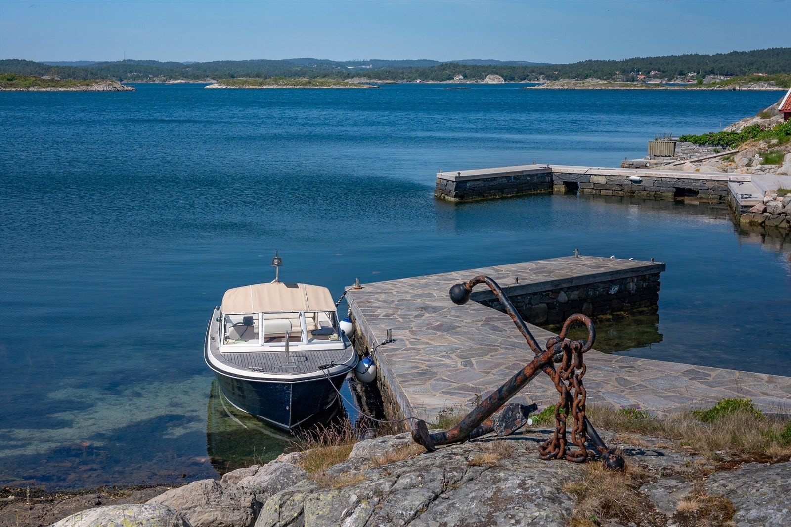 Eiendommen oppleves helt unik beliggende i idylliske omgivelser! Galleribilde