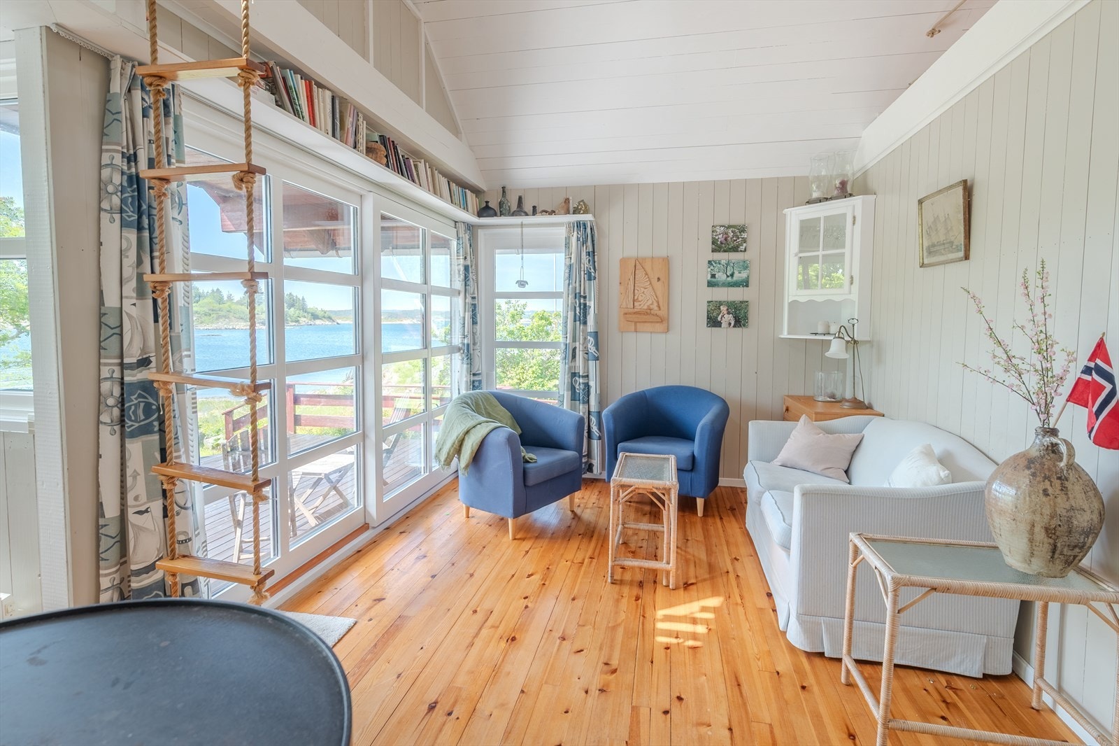 Enkel tilgang til solrik og privat terrasse Galleribilde