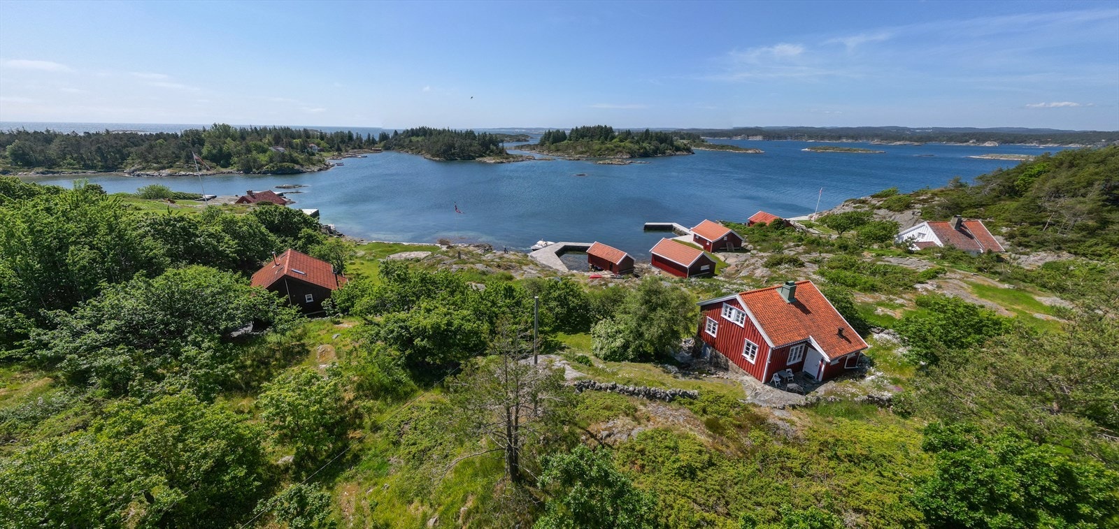 Bildet tatt av eiendommen mot bukta Galleribilde