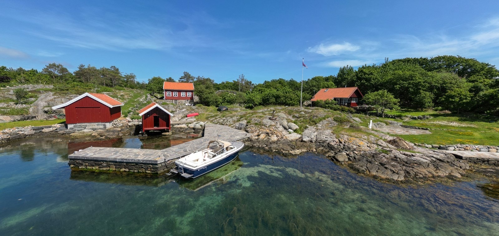 Eiendommen har lang sammenhengende strandlinje Galleribilde