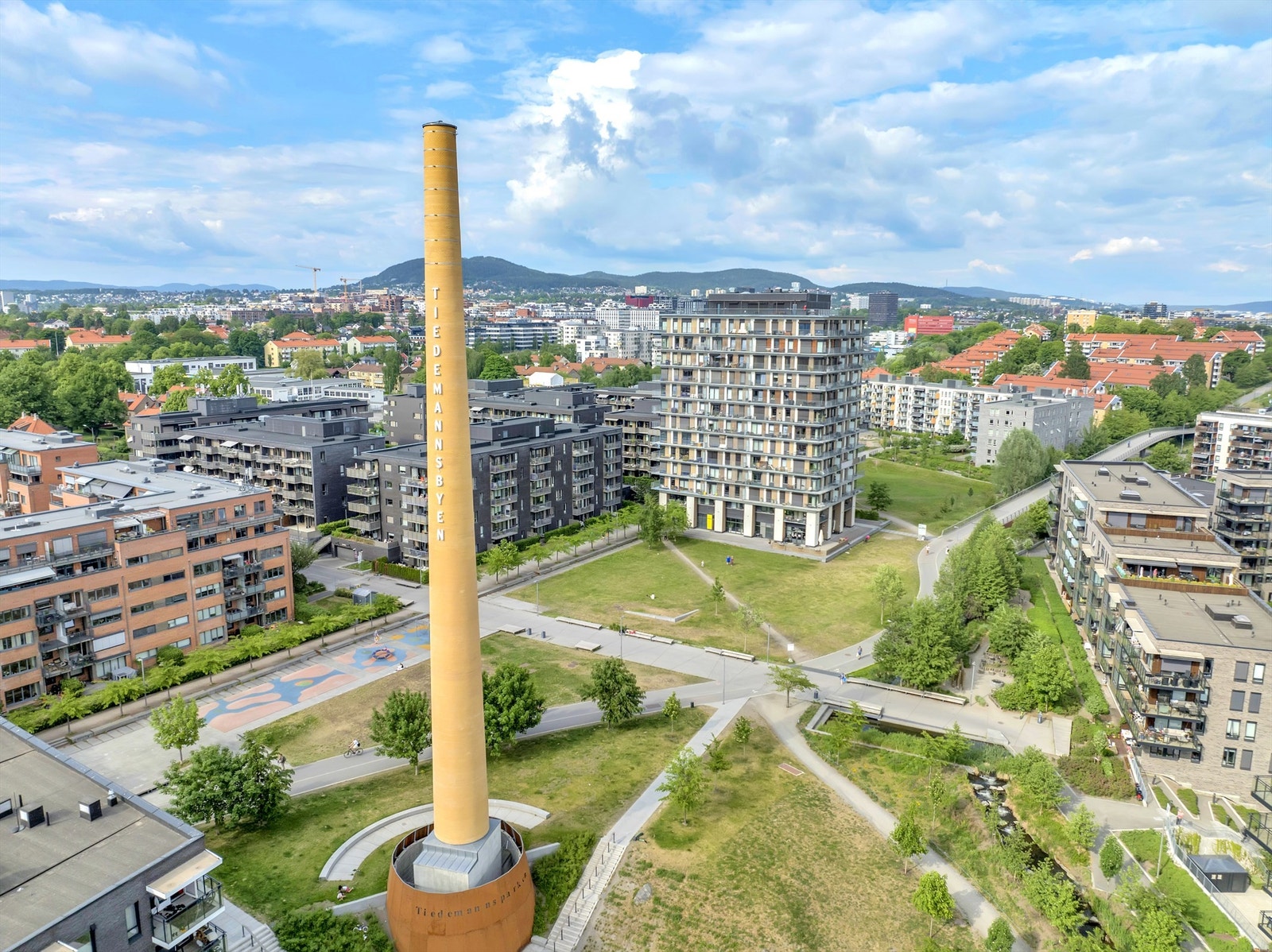 Området er i stadig utvikling med nye kafeer, spisesteder og servicetilbud. Galleribilde