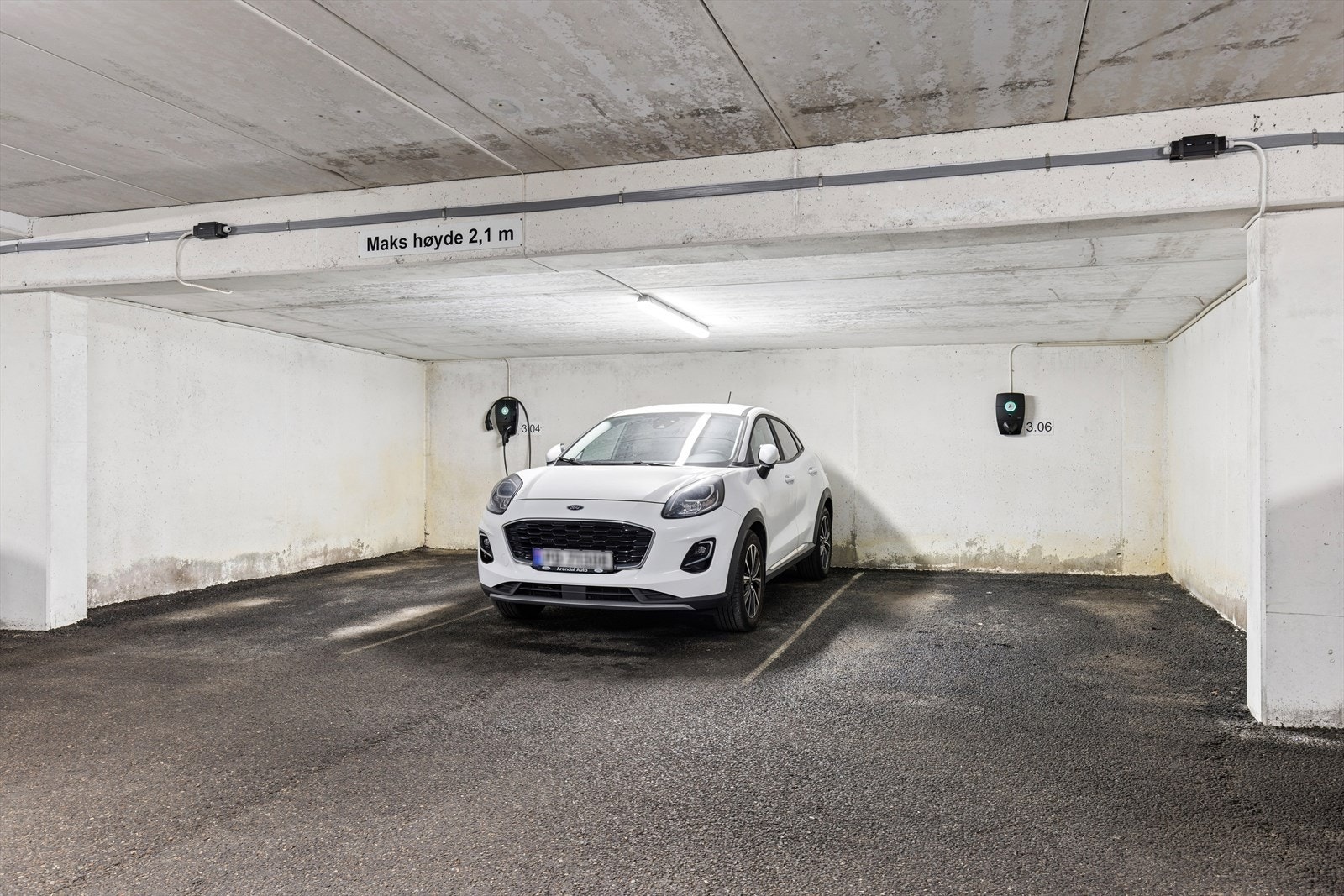 Fast garasjeplass i kjeller Galleribilde