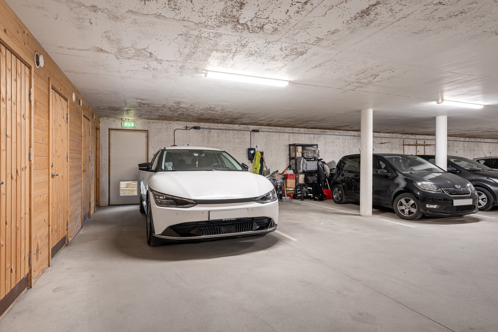 Parkering i garasjekjeller - lader kan medfølge mot pristillegg kr 22.000,- Galleribilde