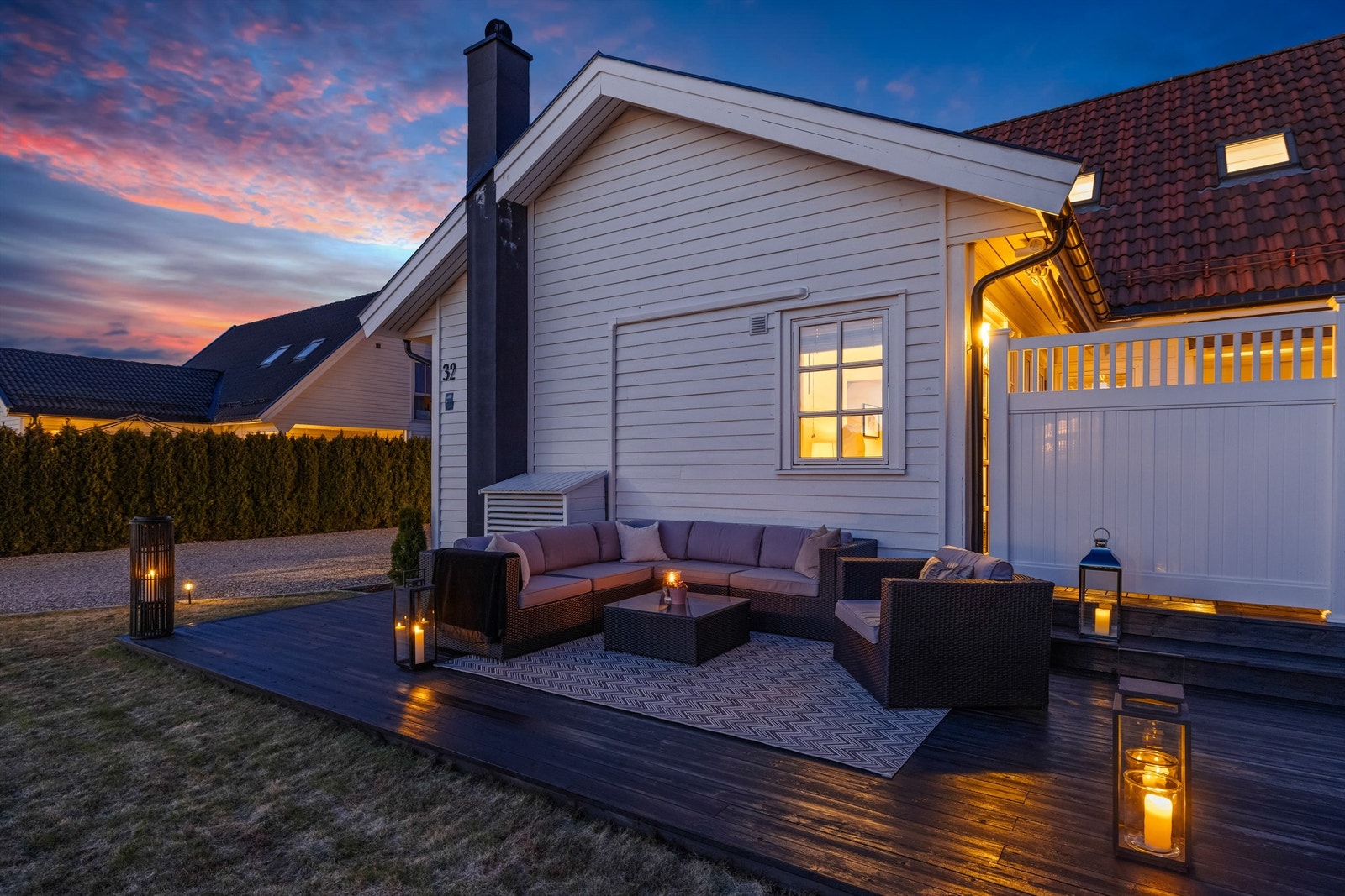 Loungeområdet på terrassen er et perfekt sted for sene sommerkvelder. Galleribilde