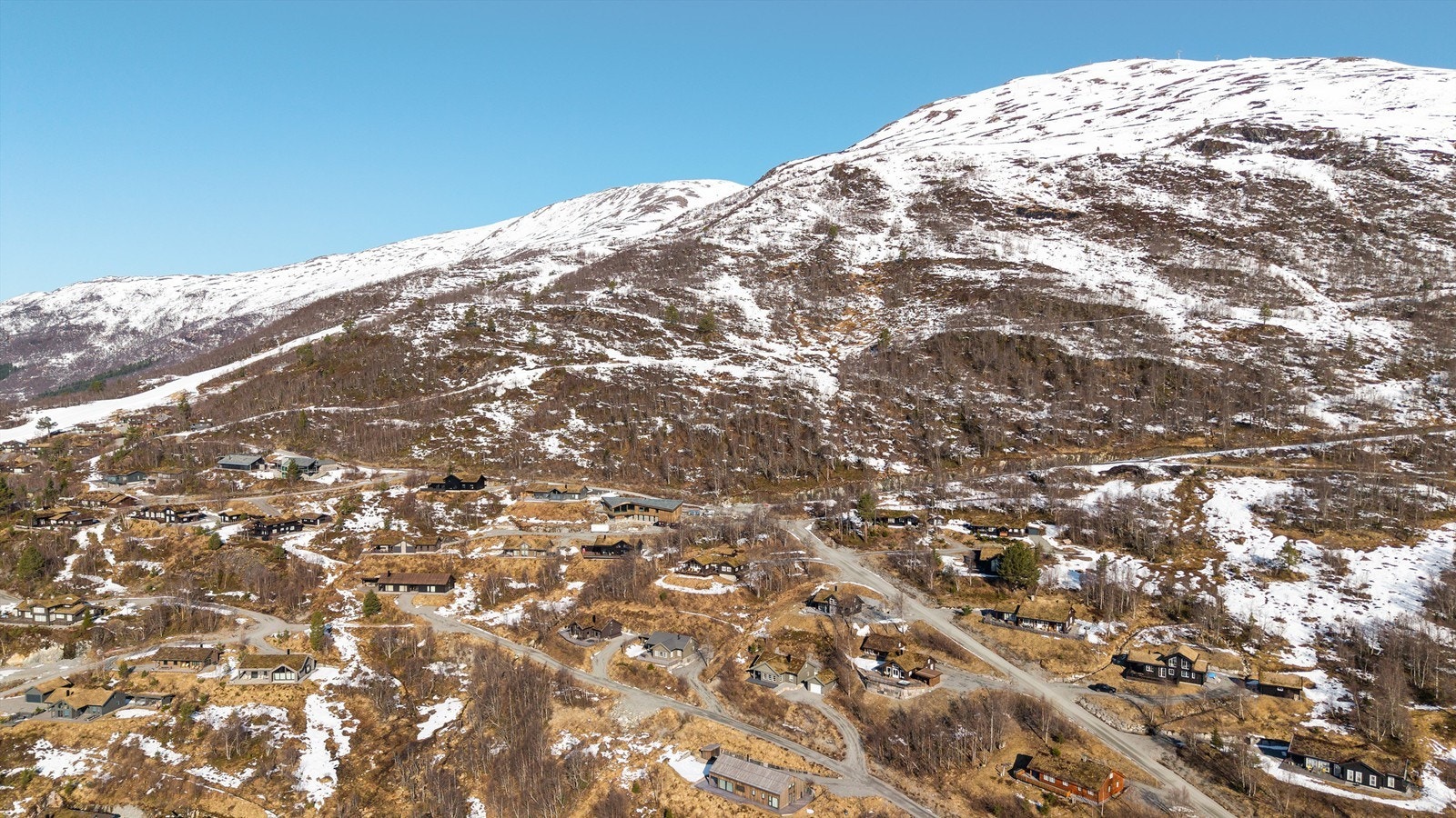 Beliggenheten gir enkel tilgang til et av Norges beste områder for frikjøring og toppturer Galleribilde