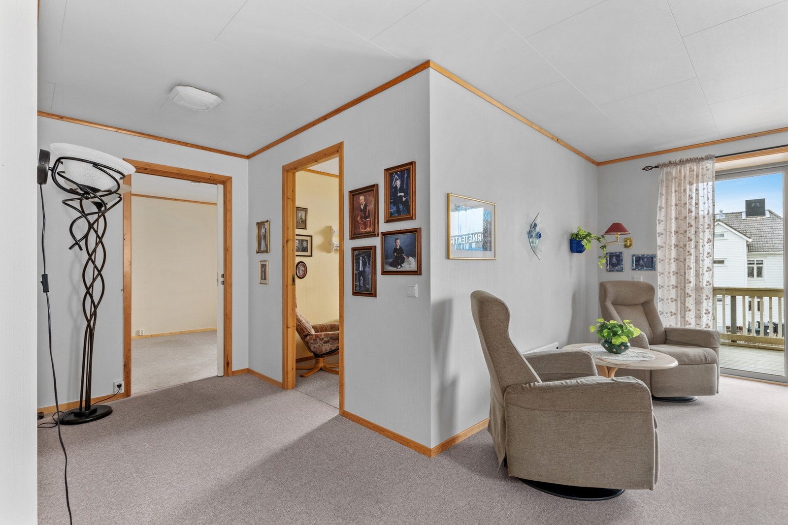 Del av stue mot to soverom. Galleribilde