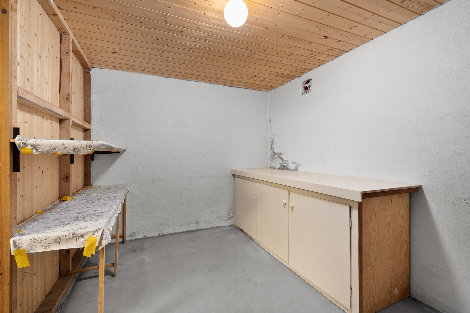 - Mye lagringsplass i boligen som alltid kommer godt med - Galleribilde