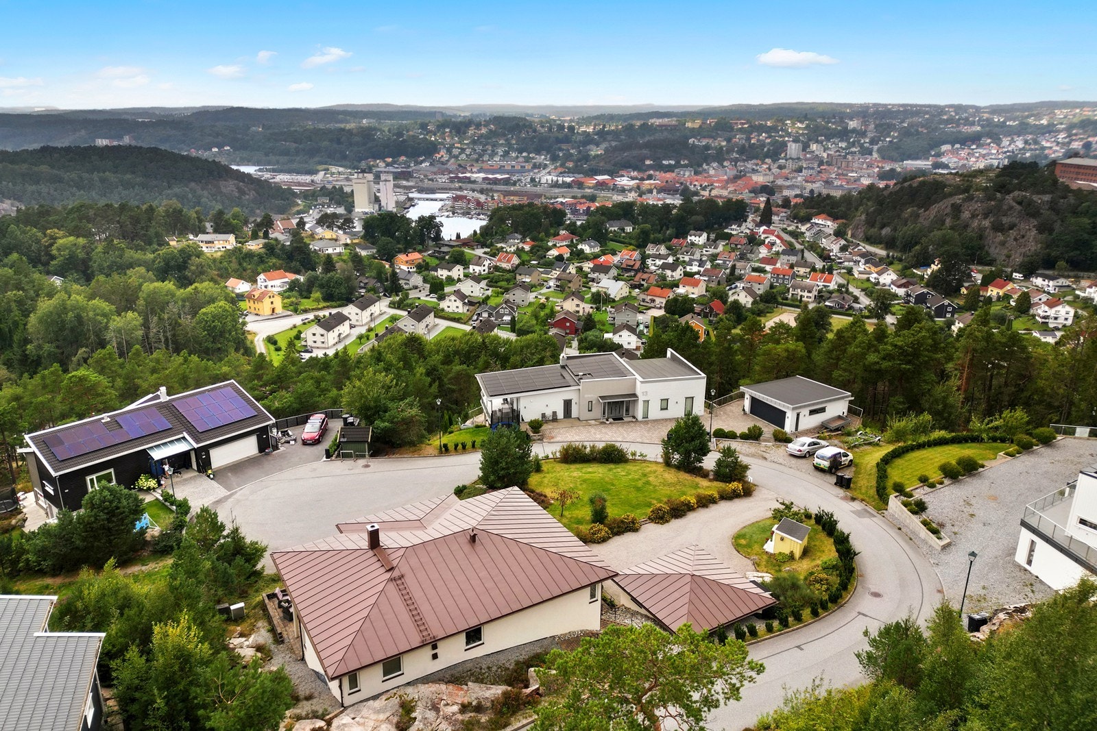 Området byr på trygg og god gangvei til både barne- og ungdomsskole. Galleribilde